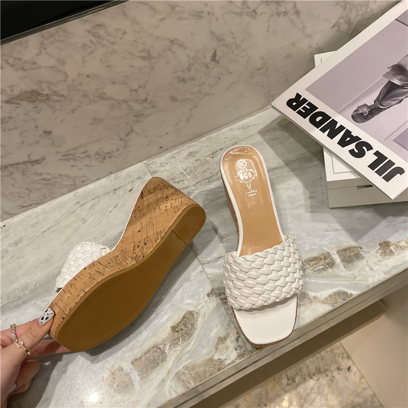2025-summer-new-woven-one-band-square-toe-wood-grain-thick-sole-wedge-slippers-9cm_2 2025 Summer New Woven One-Band Square Toe Wood Grain Thick Sole Wedge Slippers 9cm