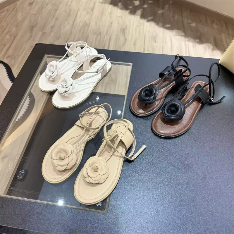 Chanel Style Floral French Beauty Dress Matching Sandals Flat Roman Toe Clip Sandals New Summer Outdoor