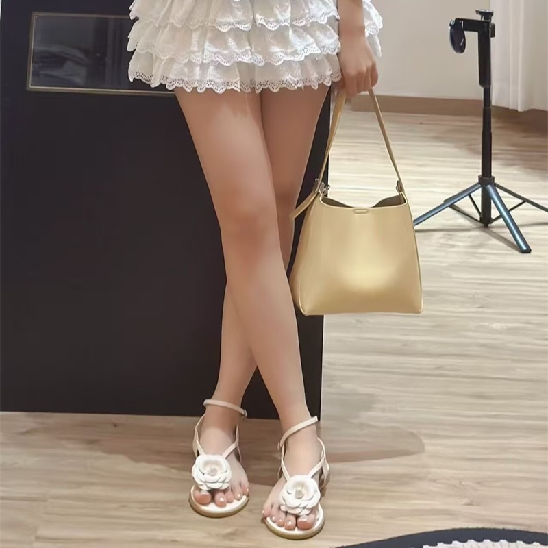 chanel-style-floral-french-beauty-dress-matching-sandals-flat-roman-toe-clip-sandals-new-summer-outdoor_1 Chanel Style Floral French Beauty Dress Matching Sandals Flat Roman Toe Clip Sandals New Summer Outdoor