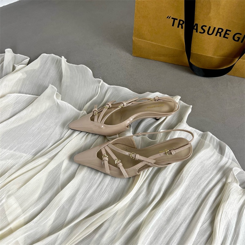 zhang-yuanying-same-style-miu-miu-kitten-heel-pointed-toe-patent-leather-ankle-strap-backless-low-heel-thin-heel-sandals-women_4 Zhang Yuanying Same Style Miu Miu Kitten Heel Pointed Toe Patent Leather Ankle Strap Backless Low Heel Thin Heel Sandals Women